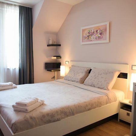Derelli Deluxe And Derelli Adorable Apartments София Экстерьер фото