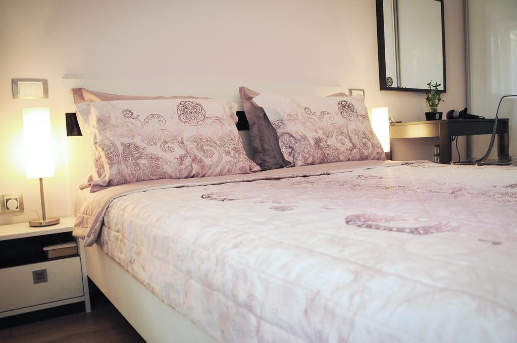 Derelli Deluxe And Derelli Adorable Apartments София Номер фото