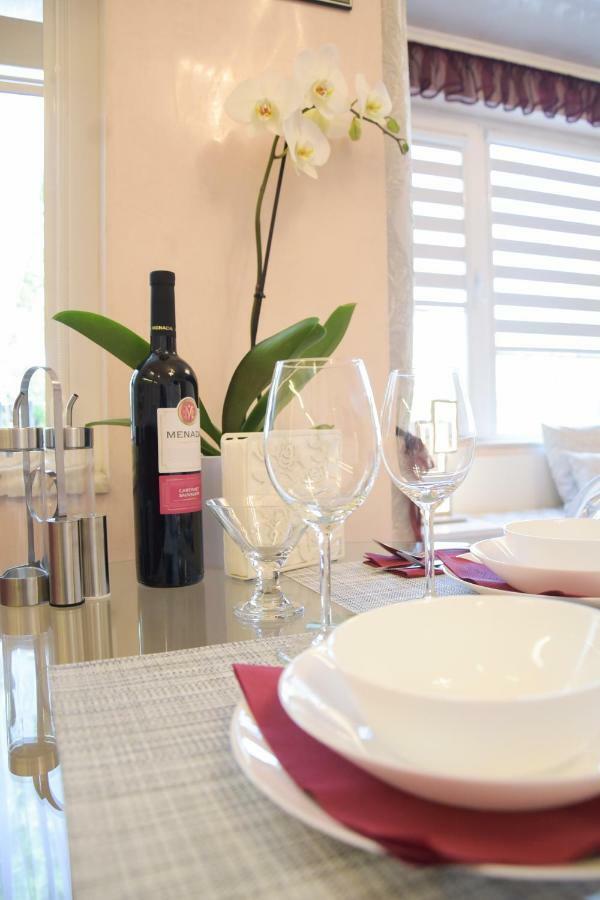 Derelli Deluxe And Derelli Adorable Apartments София Экстерьер фото
