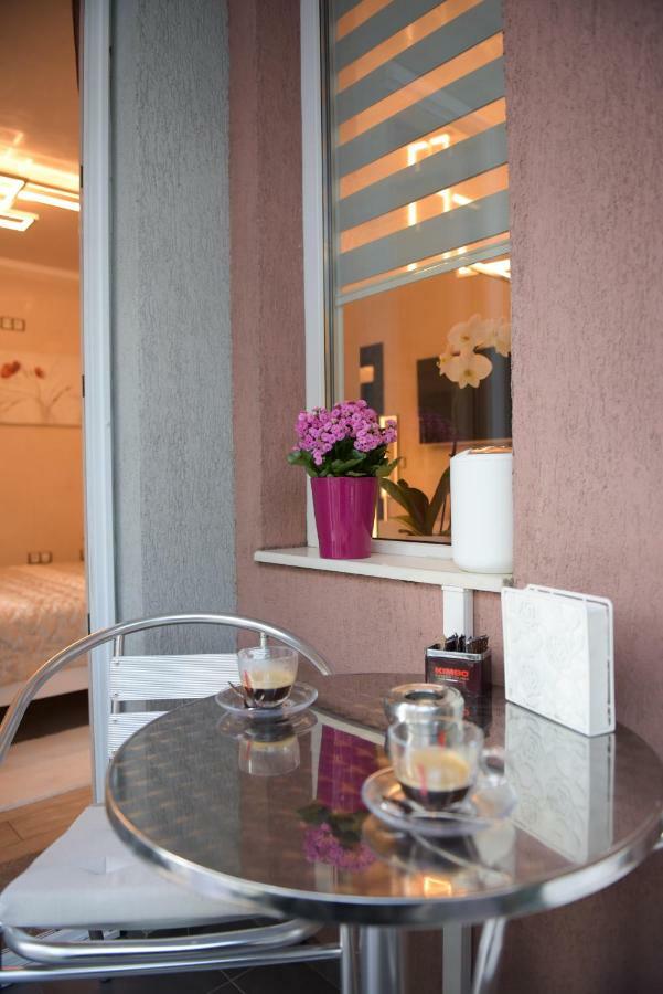 Derelli Deluxe And Derelli Adorable Apartments София Экстерьер фото