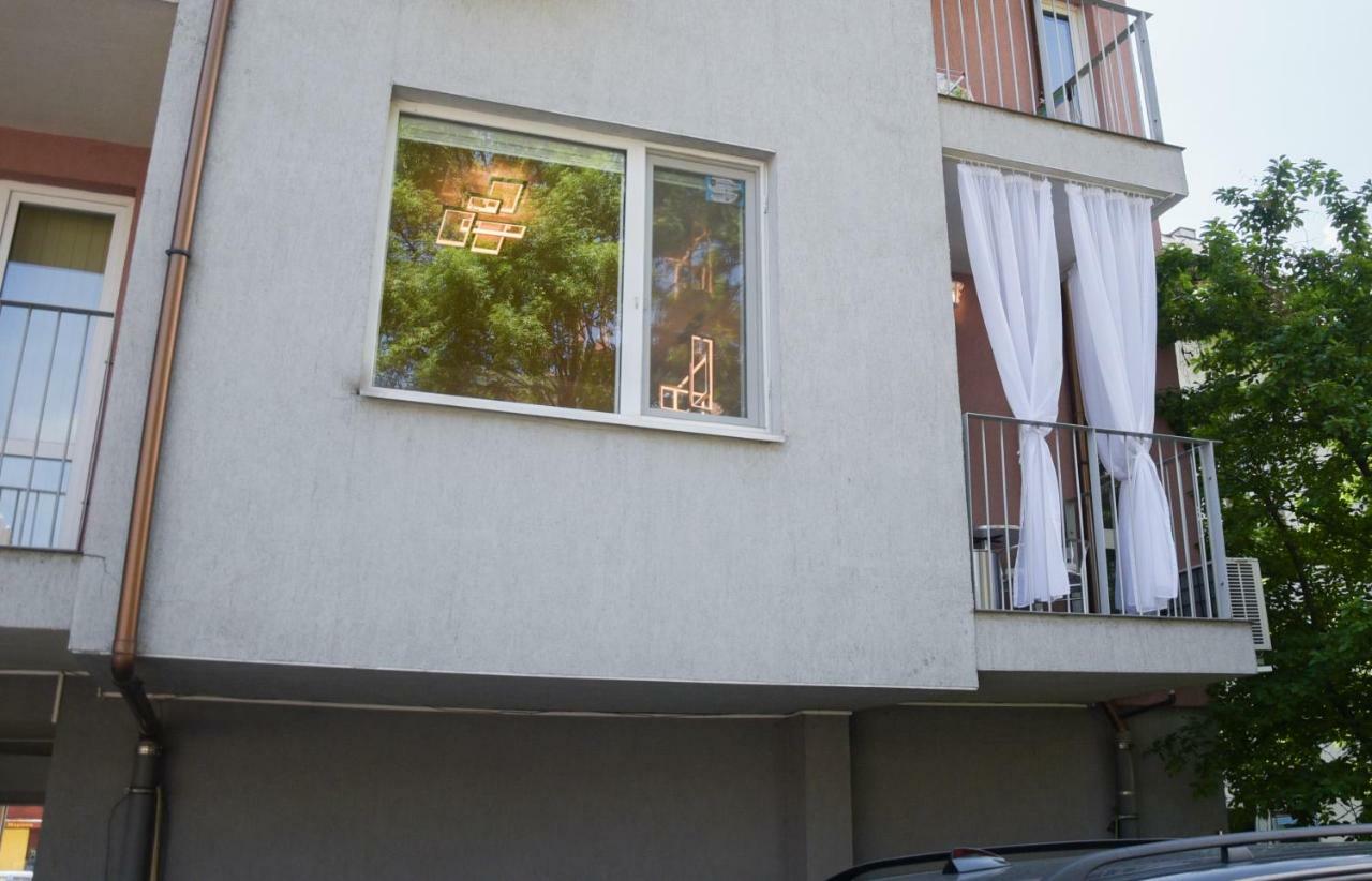 Derelli Deluxe And Derelli Adorable Apartments София Экстерьер фото