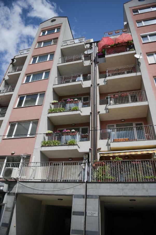 Derelli Deluxe And Derelli Adorable Apartments София Экстерьер фото